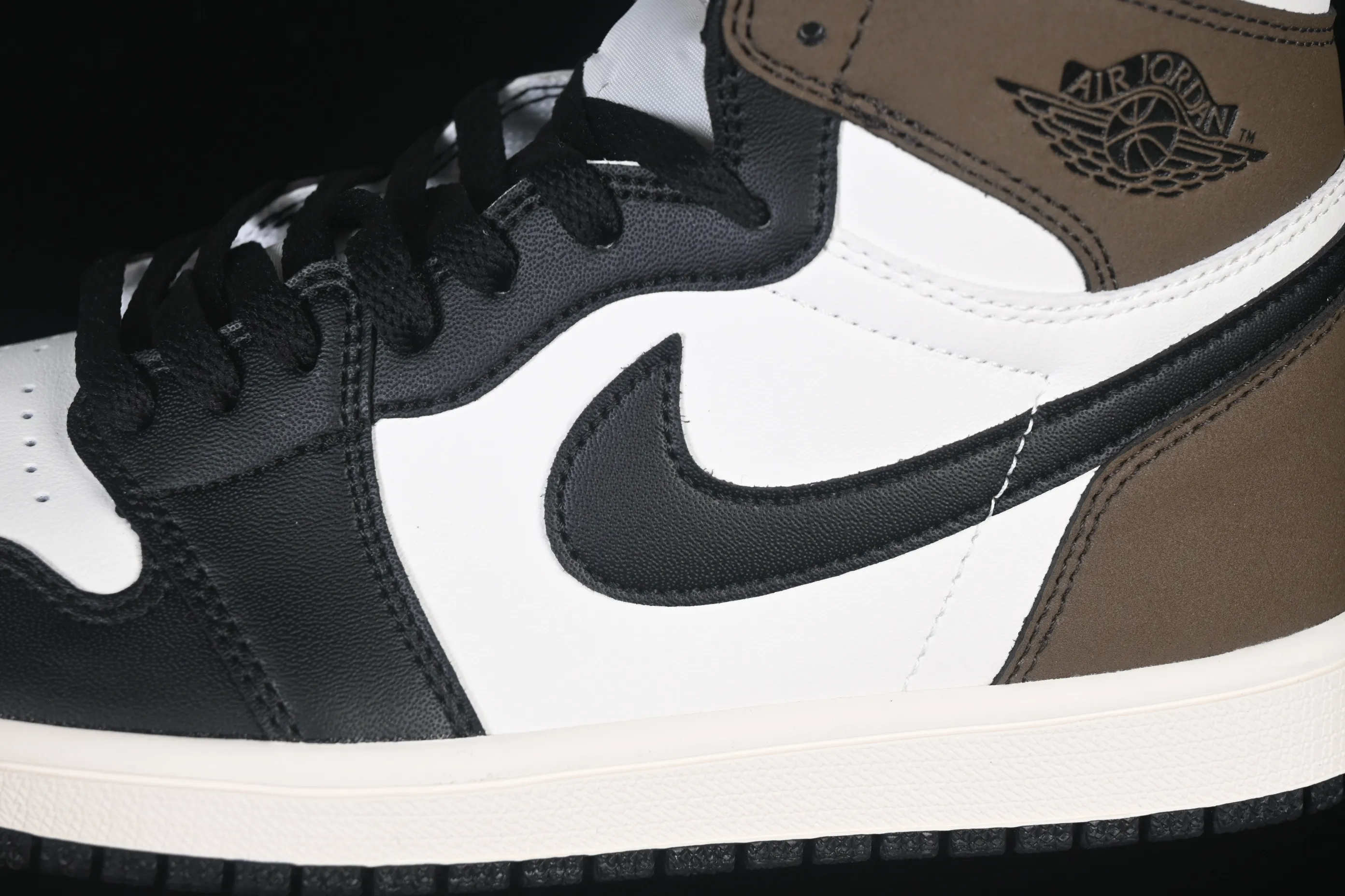 All categories Air Jordan Jordan series basketball shoes Air Jordan 1 High Air Jordan 1 High OG "Dark Mocha" AJ1 Joe 1 small barb 555088-105